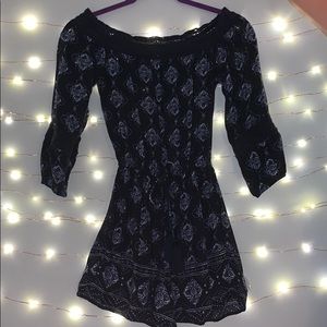 XS off the shoulder romper ~ hollister